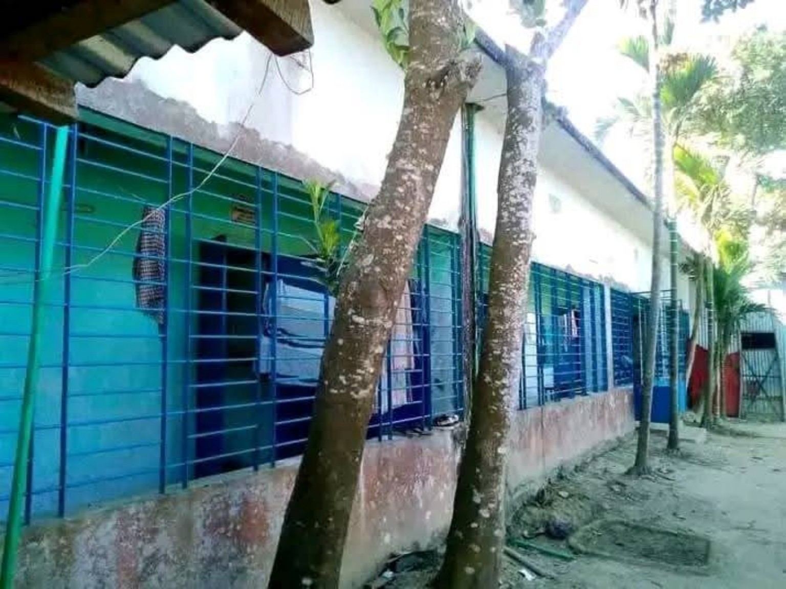 মাদরাসা ভবন